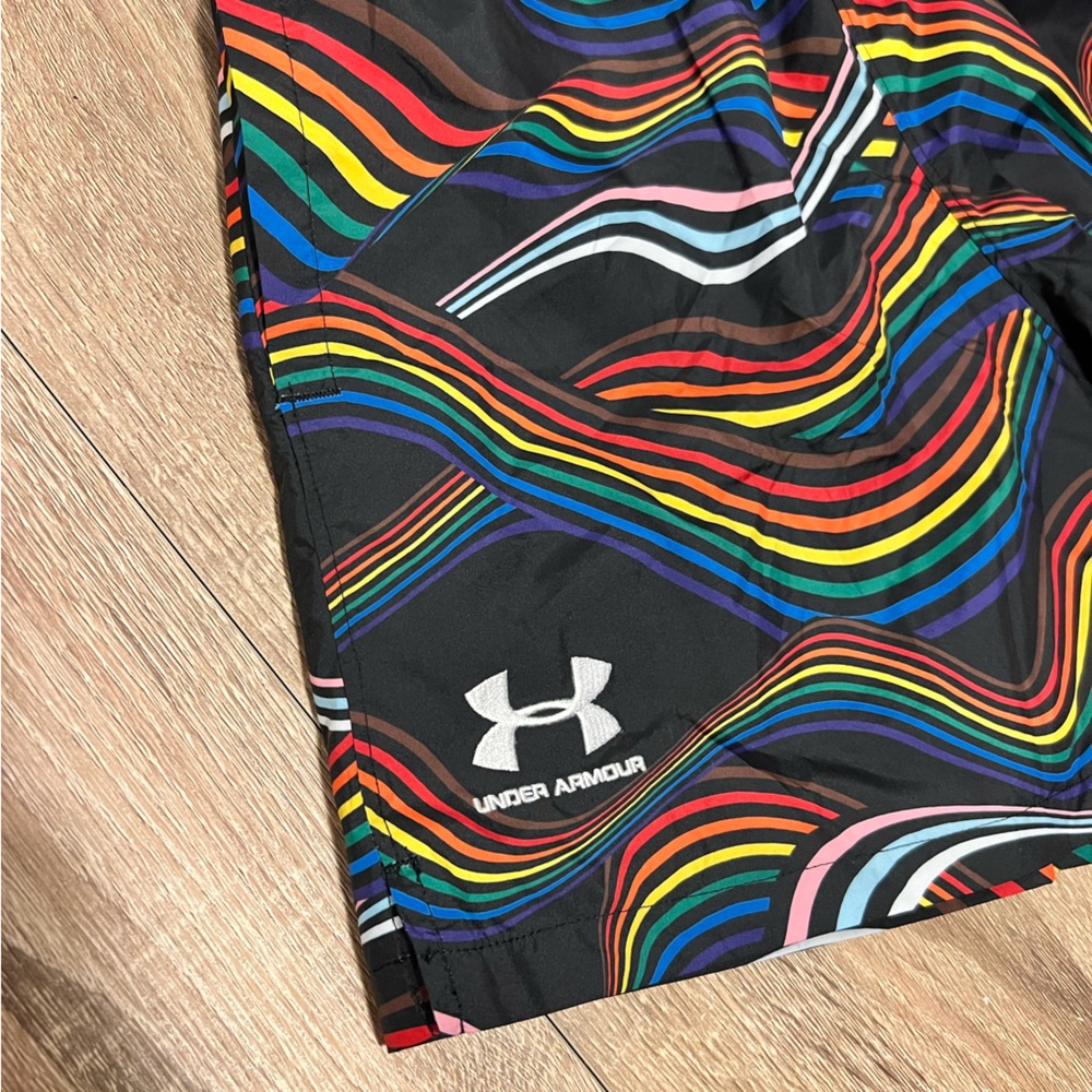 Men’s Under Armour Pride woven shorts - Picture 3 of 6